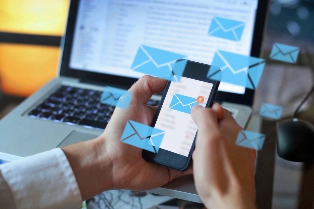 Gửi email là một cách chăm sóc khách hàng cũ hiệu quả